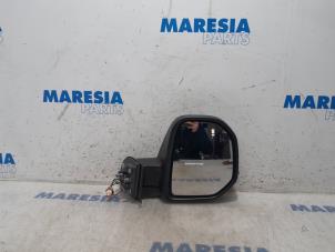 Used Wing mirror, right Peugeot Partner Tepee (7A/B/C/D/E/F/G/J/P/S) 1.6 HDiF 90 16V Phase 1 Price € 72,60 Inclusive VAT offered by Maresia Parts