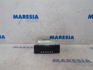 Used Radio Peugeot Partner Tepee (7A/B/C/D/E/F/G/J/P/S) 1.6 HDiF 90 16V Phase 1 Price € 54,45 Inclusive VAT offered by Maresia Parts