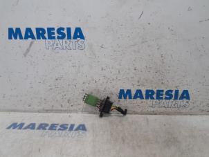Used Heater resistor Peugeot Partner Tepee (7A/B/C/D/E/F/G/J/P/S) 1.6 HDiF 90 16V Phase 1 Price € 30,25 Inclusive VAT offered by Maresia Parts