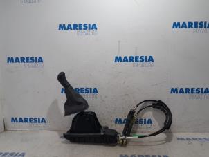 Used Gear stick Renault Clio IV Estate/Grandtour (7R) 1.5 Energy dCi 90 FAP Price € 55,00 Margin scheme offered by Maresia Parts