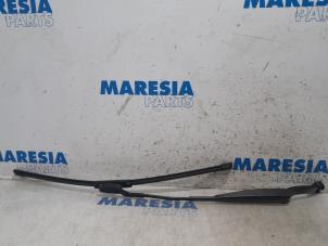 Used Front wiper arm Fiat Panda (312) 0.9 TwinAir Turbo 85 Price € 25,00 Margin scheme offered by Maresia Parts