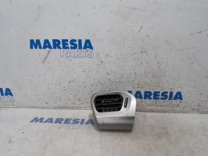 Usagé Bande décorative de tableau de bord Citroen C-Elysee (DD) 1.2 Vti 82 12V Prix € 35,00 Règlement à la marge proposé par Maresia Parts
