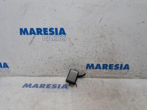Used Heater resistor Citroen C4 Grand Picasso (3A) 1.6 BlueHDI 120 Price € 29,95 Margin scheme offered by Maresia Parts
