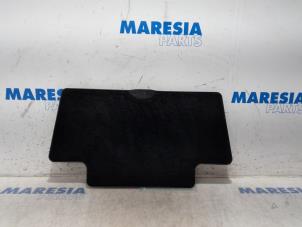 Gebrauchte Fußbodenbelag Citroen C4 Grand Picasso (3A) 1.6 BlueHDI 120 Preis € 50,00 Margenregelung angeboten von Maresia Parts