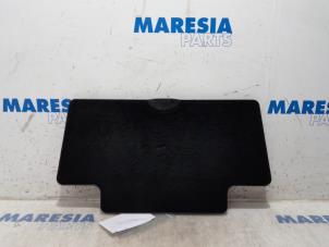 Gebrauchte Fußbodenbelag Citroen C4 Grand Picasso (3A) 1.6 BlueHDI 120 Preis € 50,00 Margenregelung angeboten von Maresia Parts