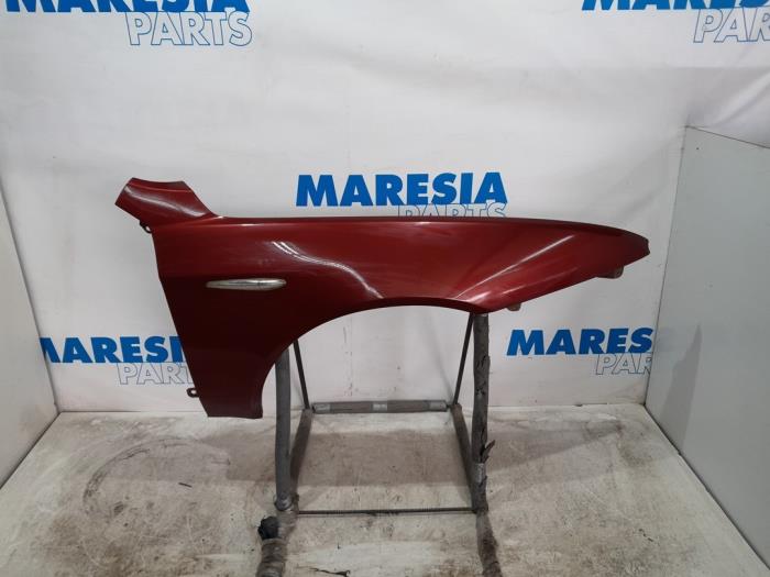 Front wing, right from a Alfa Romeo 159 Sportwagon (939BX) 2.4 JTDm 20V 2006