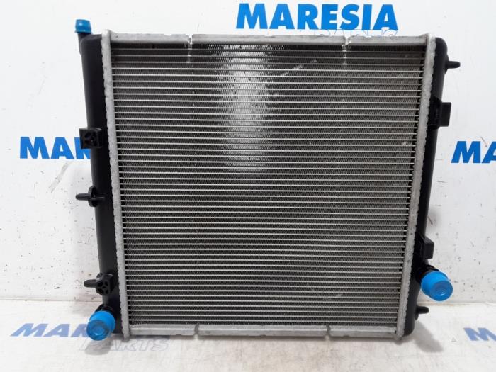 Usagé Radiateur Peugeot 208 I (CA/CC/CK/CL) 1.2 Vti 12V PureTech 82 Prix € 35,00 Règlement à la marge proposé par Maresia Parts