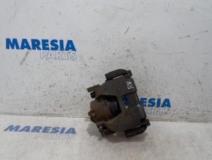 Used Front brake calliper, right Renault Grand Scénic III (JZ) 1.6 dCi Price € 25,00 Margin scheme offered by Maresia Parts