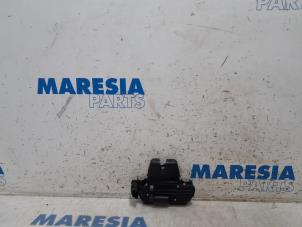 Used Tailgate lock mechanism Peugeot 208 I (CA/CC/CK/CL) 1.2 Vti 12V PureTech 82 Price € 14,50 Margin scheme offered by Maresia Parts