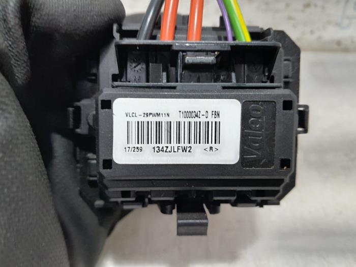 Heater resistor from a Peugeot 208 I (CA/CC/CK/CL) 1.2 Vti 12V PureTech 82 2018