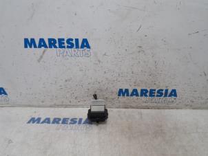 Used Heater resistor Peugeot 208 I (CA/CC/CK/CL) 1.2 Vti 12V PureTech 82 Price € 20,00 Margin scheme offered by Maresia Parts