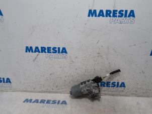 Used Front wiper motor Peugeot 208 I (CA/CC/CK/CL) 1.2 Vti 12V PureTech 82 Price € 35,00 Margin scheme offered by Maresia Parts