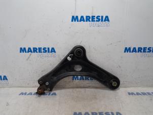 Used Front lower wishbone, left Peugeot 208 I (CA/CC/CK/CL) 1.2 Vti 12V PureTech 82 Price € 25,00 Margin scheme offered by Maresia Parts