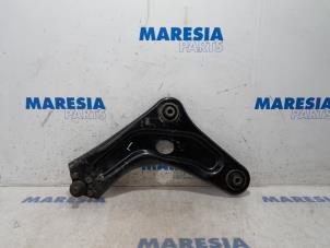 Used Front lower wishbone, left Peugeot 207/207+ (WA/WC/WM) 1.4 16V VTi Price € 25,00 Margin scheme offered by Maresia Parts
