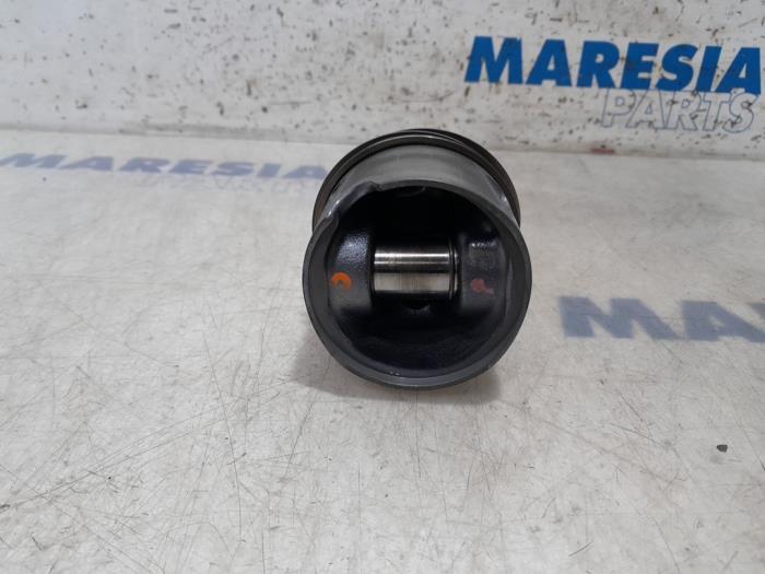 Kolben van een Fiat Doblo Cargo (263) 1.3 MJ 16V DPF Euro 5 2014