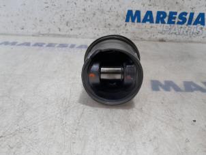 Kolben van een Fiat Doblo Cargo (263) 1.3 MJ 16V DPF Euro 5 2014