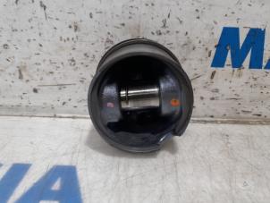 Kolben van een Fiat Doblo Cargo (263) 1.3 MJ 16V DPF Euro 5 2014
