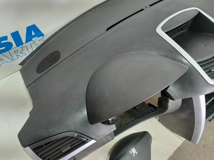 Airbag set + dashboard van een Peugeot 207 CC (WB) 1.6 16V THP 2007