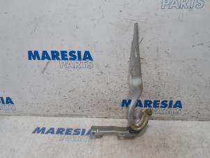 Used Bonnet Hinge Peugeot 207 CC (WB) 1.6 16V THP Price € 20,00 Margin scheme offered by Maresia Parts