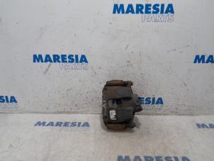 Usagé Etrier de frein avant gauche Peugeot 207 CC (WB) 1.6 16V THP Prix € 30,00 Règlement à la marge proposé par Maresia Parts