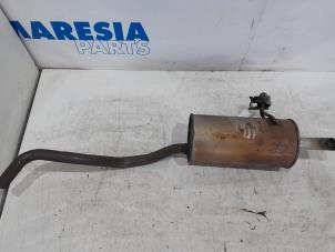 Used Exhaust rear silencer Renault Captur (2R) 1.2 TCE 16V EDC Price € 35,00 Margin scheme offered by Maresia Parts