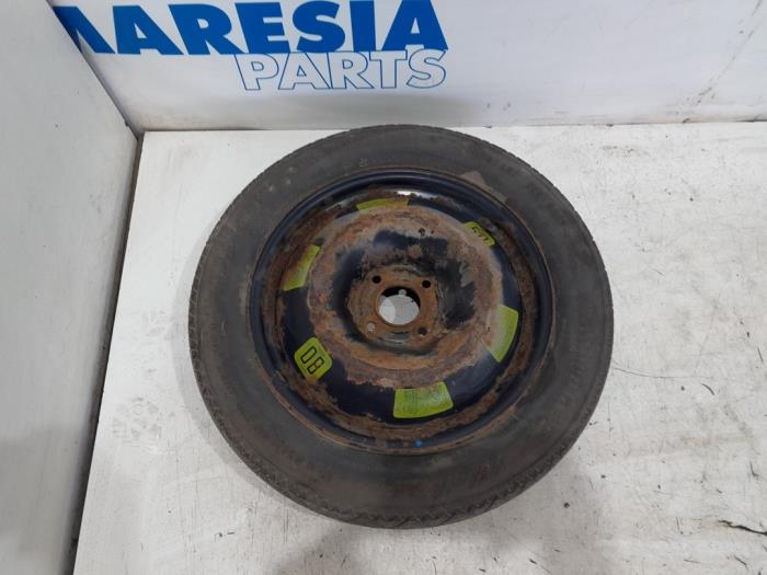 Space-saver spare wheel from a Peugeot 5008 I (0A/0E) 1.6 HDiF 16V 2011