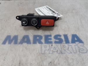 Used Panic lighting switch Alfa Romeo 159 Sportwagon (939BX) 2.4 JTDm 20V Price € 15,00 Margin scheme offered by Maresia Parts