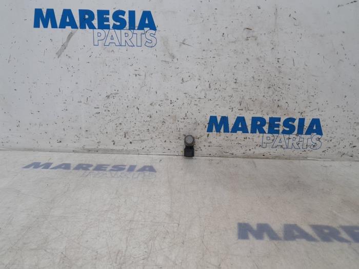 Usados Sensor PDC Renault Grand Scénic III (JZ) 1.6 dCi Precio € 25,00 Norma de margen ofrecido por Maresia Parts