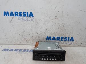 Używane Radioodtwarzacz CD Peugeot 207/207+ (WA/WC/WM) 1.4 16V VTi Cena € 60,00 Procedura marży oferowane przez Maresia Parts