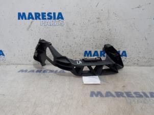 Used Rear bumper bracket, left Peugeot 207 CC (WB) 1.6 16V THP Price € 20,00 Margin scheme offered by Maresia Parts
