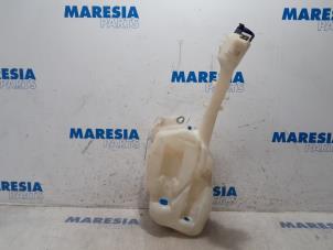 Used Front windscreen washer reservoir Alfa Romeo 159 Sportwagon (939BX) 2.4 JTDm 20V Price € 30,00 Margin scheme offered by Maresia Parts