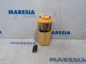 Used Electric fuel pump Alfa Romeo 159 Sportwagon (939BX) 2.4 JTDm 20V Price € 85,00 Margin scheme offered by Maresia Parts