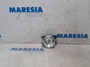Used Fog light, front right Peugeot 207/207+ (WA/WC/WM) 1.6 16V VTi Price € 10,00 Margin scheme offered by Maresia Parts