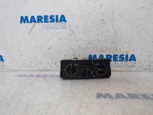 Usados Panel de control de calefacción Peugeot 207/207+ (WA/WC/WM) 1.6 16V VTi Precio € 25,00 Norma de margen ofrecido por Maresia Parts