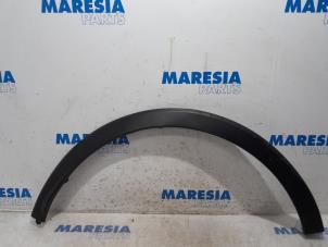 Used Wheel arch strip Renault Captur (2R) 1.2 TCE 16V EDC Price € 35,00 Margin scheme offered by Maresia Parts