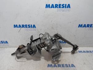 Used Steering column housing Renault Captur (2R) 1.2 TCE 16V EDC Price € 262,50 Margin scheme offered by Maresia Parts