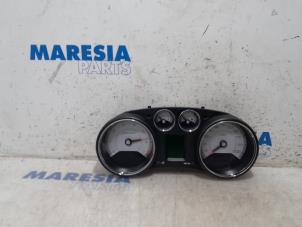 Używane Tablica rozdzielcza Peugeot 308 (4A/C) 1.6 16V THP 150 Cena € 75,00 Procedura marży oferowane przez Maresia Parts