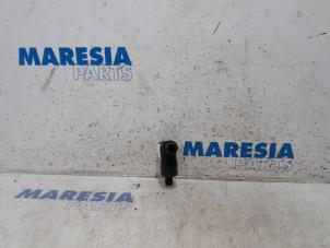 Usados Bomba de limpiaparabrisas delante Peugeot 207/207+ (WA/WC/WM) 1.4 16V VTi Precio € 10,00 Norma de margen ofrecido por Maresia Parts