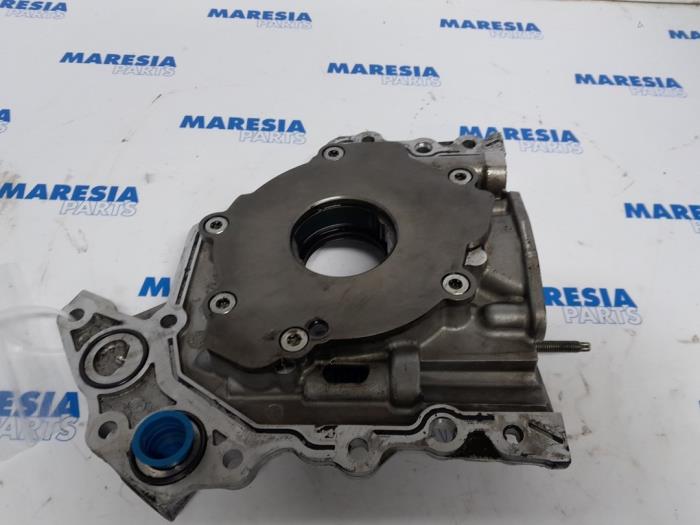 Gebrauchte Ölpumpe Peugeot 2008 (CU) 1.6 e-HDi FAP Preis € 50,00 Margenregelung angeboten von Maresia Parts