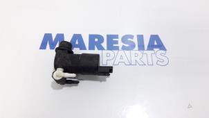 Gebrauchte Scheibensprüherpumpe vorne Peugeot 2008 (CU) 1.2 12V e-THP PureTech 130 Preis € 10,00 Margenregelung angeboten von Maresia Parts