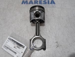 Used Connecting rod Renault Trafic (1FL/2FL/3FL/4FL) 1.6 dCi 95 Price € 90,75 Inclusive VAT offered by Maresia Parts