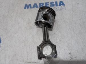 Used Connecting rod Renault Trafic (1FL/2FL/3FL/4FL) 1.6 dCi 95 Price € 90,75 Inclusive VAT offered by Maresia Parts