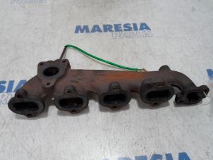 Used Exhaust manifold Renault Trafic (1FL/2FL/3FL/4FL) 1.6 dCi 95 Price € 127,05 Inclusive VAT offered by Maresia Parts