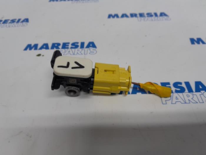 Begagnade Airbagsensor Alfa Romeo Giulietta (940) 1.4 TB 16V MultiAir Pris € 20,00 Marginaltabell erbjuds av Maresia Parts