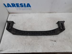 Used Front bumper frame Peugeot 308 CC (4B) 1.6 VTI 16V Price € 25,00 Margin scheme offered by Maresia Parts