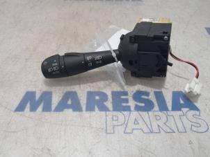 Gebrauchte Richtungsanzeiger Schalter Renault Captur (2R) 0.9 Energy TCE 12V Preis € 35,00 Margenregelung angeboten von Maresia Parts