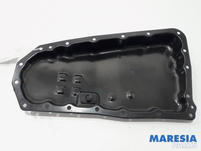 Usagé Couvercle carter Renault Scénic III (JZ) 2.0 16V CVT Prix € 50,00 Règlement à la marge proposé par Maresia Parts