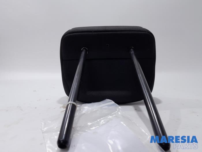 Headrest from a Renault Captur (2R) 1.2 TCE 16V EDC 2015