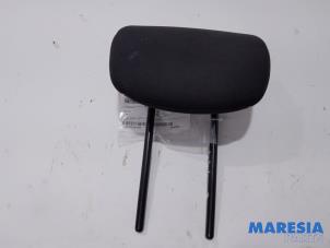 Used Headrest Renault Captur (2R) 1.2 TCE 16V EDC Price € 50,00 Margin scheme offered by Maresia Parts