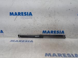 Used Set of tailgate gas struts Alfa Romeo Giulietta (940) 1.4 TB 16V MultiAir Price € 20,00 Margin scheme offered by Maresia Parts